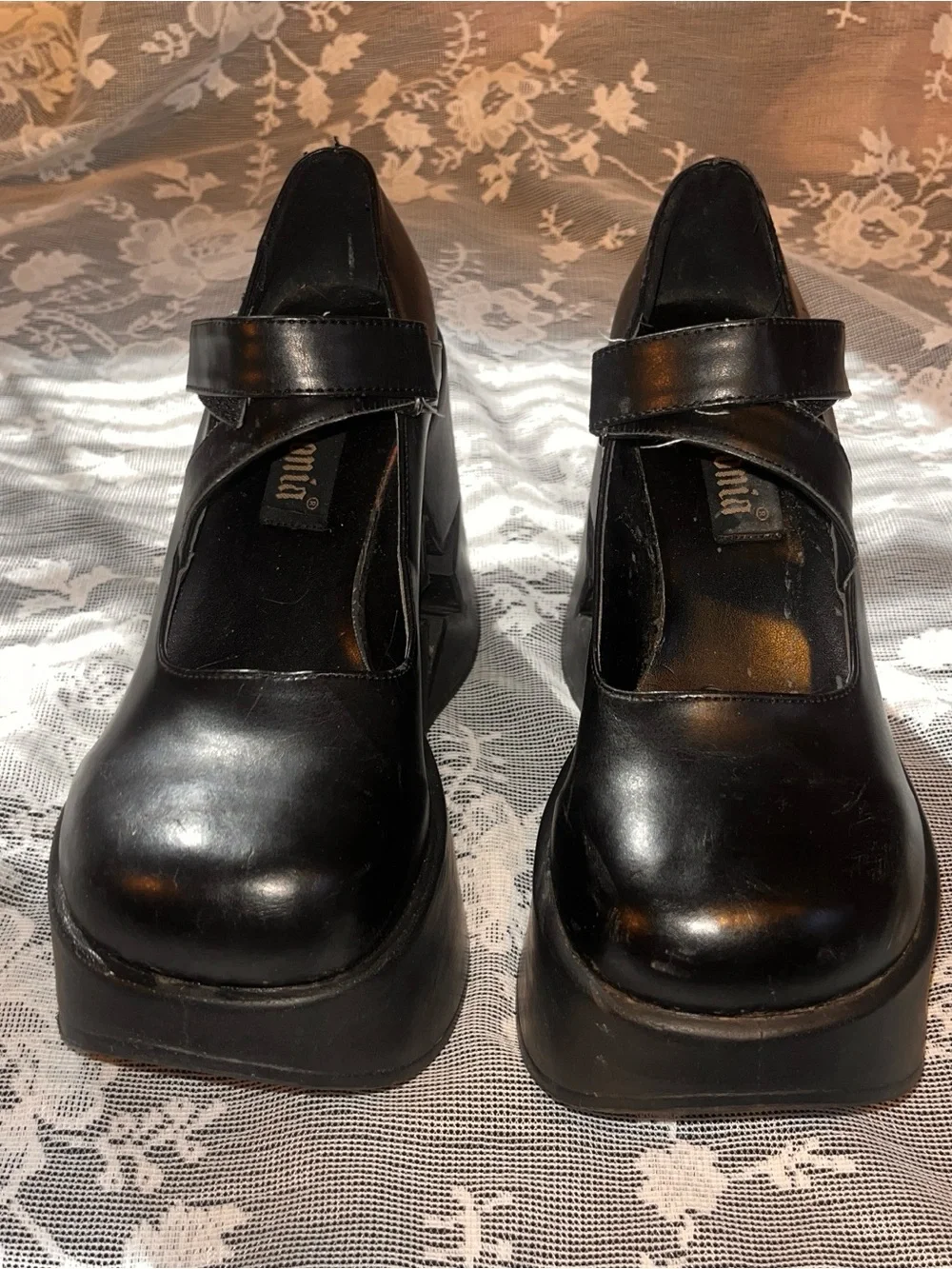 Vintage Star Cutout Demonia Platforms!! Rare 💫